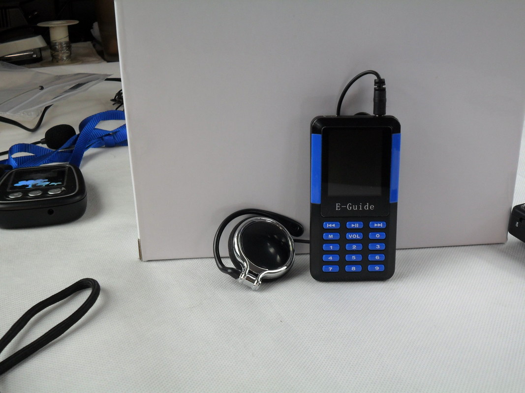 006A Mini Handheld Digital Tour Guide System , Portable Translation